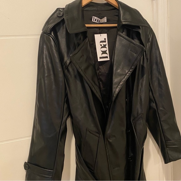 Oversized Vegan Leather Trench Coat Black Boa. Because of Alice - Picture 5 of 11